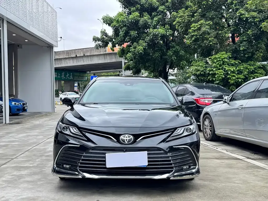 Toyota Camry — фото 7