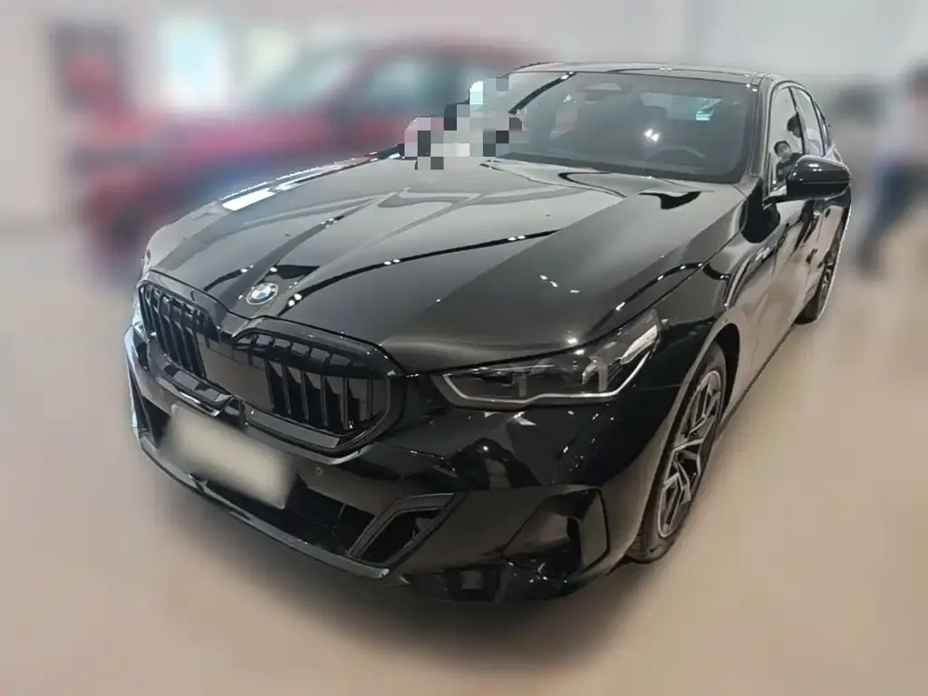 BMW 5 Series — фото 1
