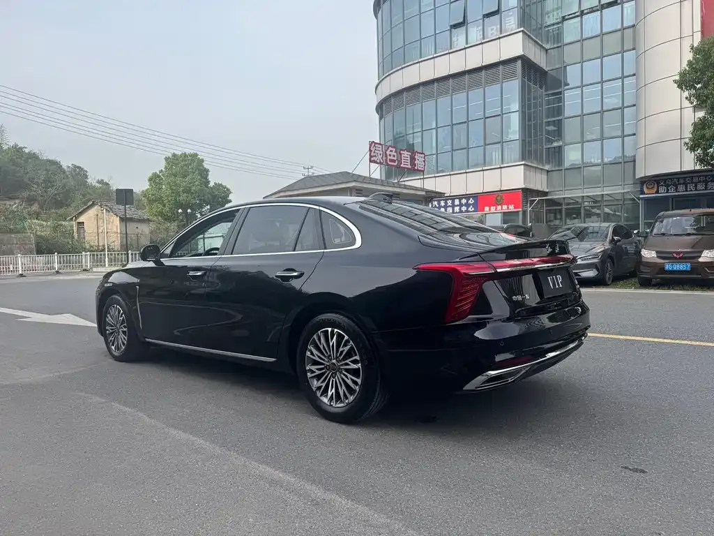 Hongqi H5 — фото 4