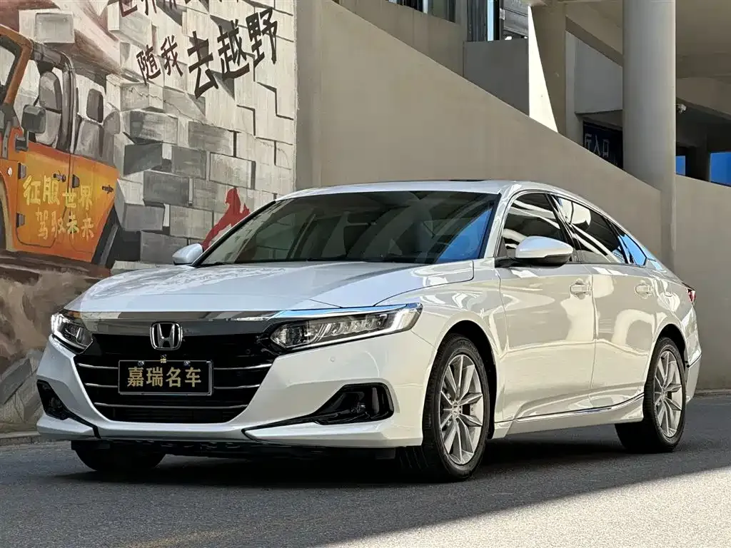 Honda Accord — фото 1