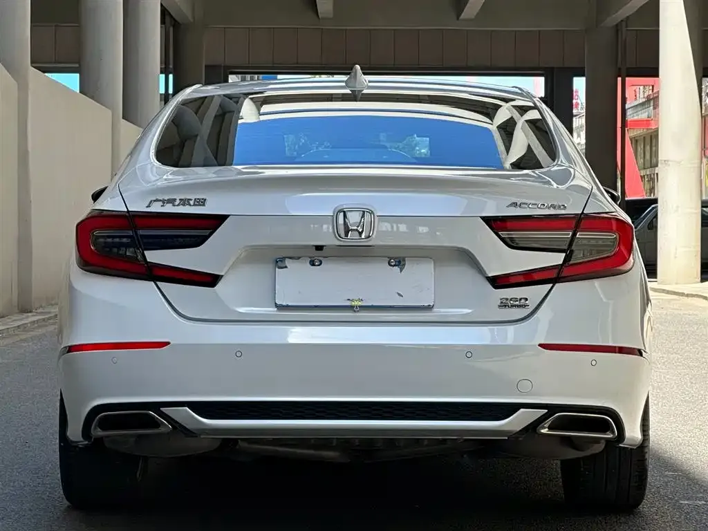 Honda Accord — фото 8