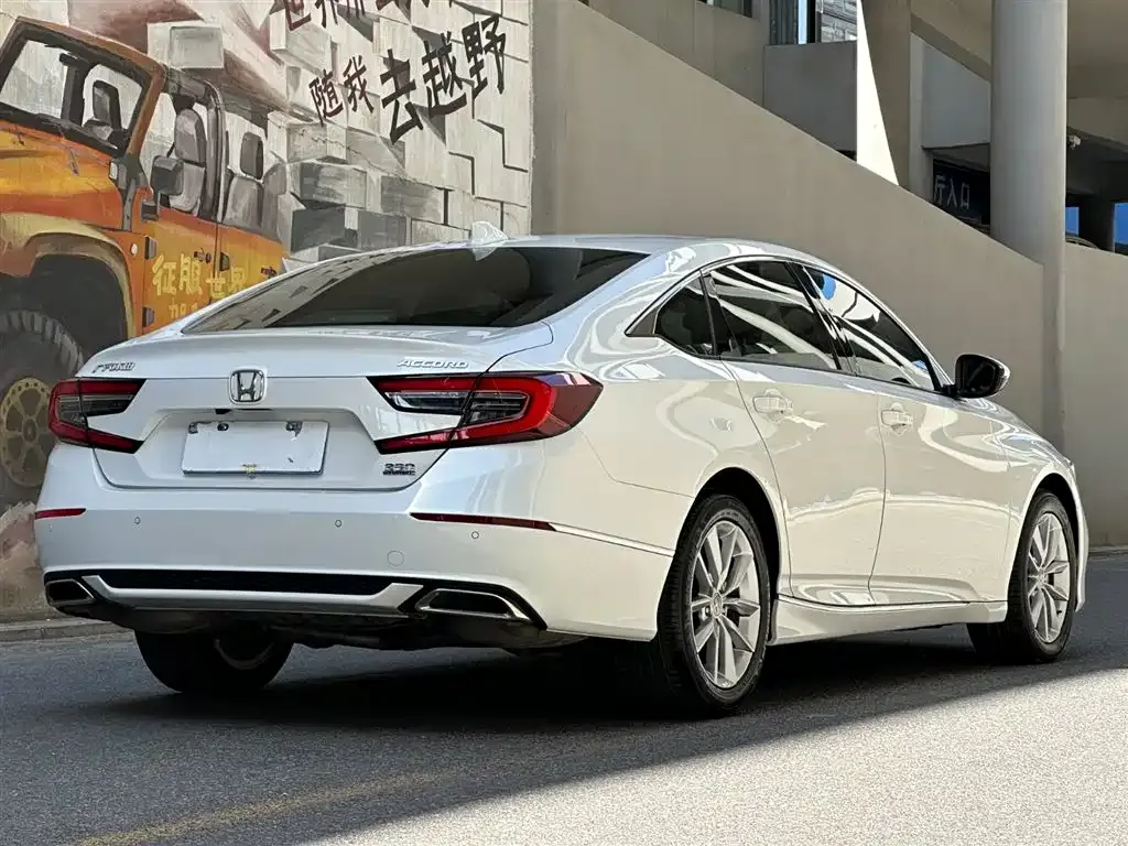 Honda Accord — фото 6