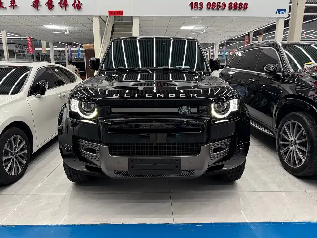 Land Rover Defender — фото 1