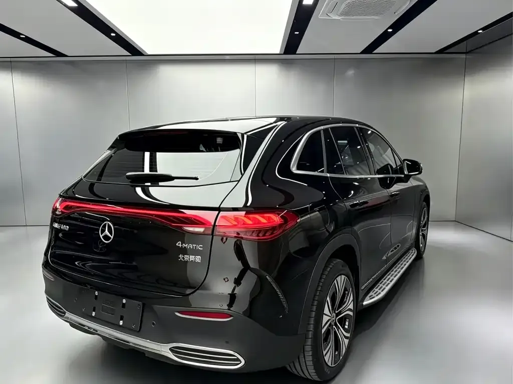 Mercedes-Benz EQE SUV — фото 8