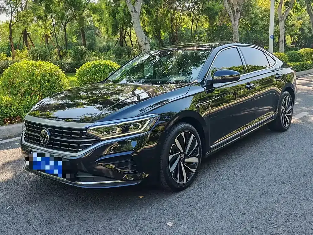 Volkswagen Passat — фото 1