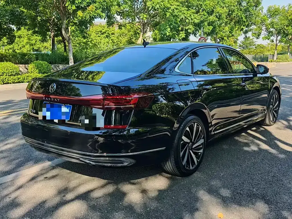 Volkswagen Passat — фото 6