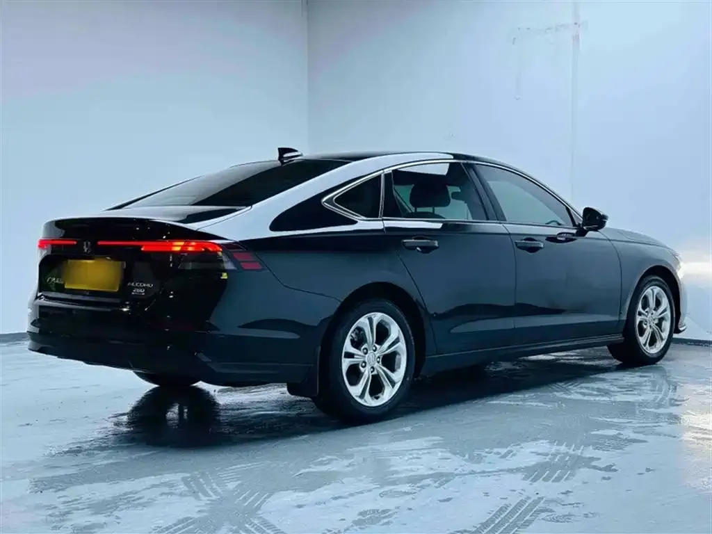 Honda Accord — фото 5
