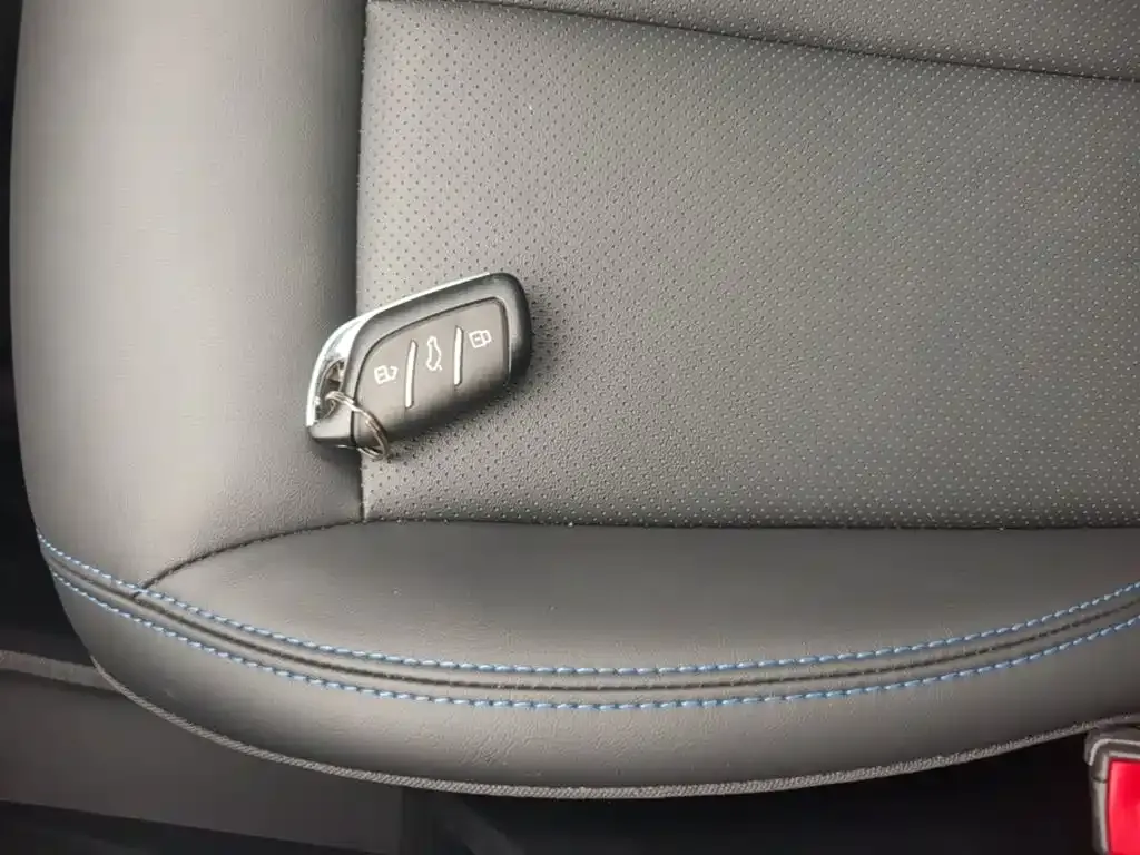 Roewe RX5 2025 из CN, фото 9