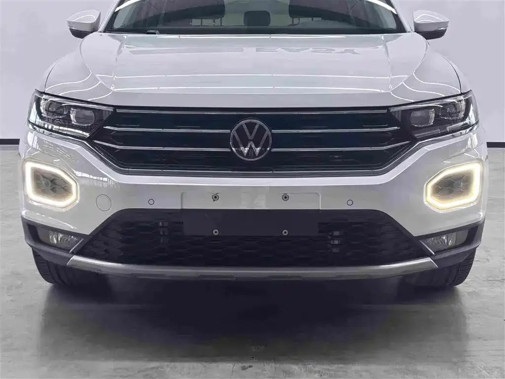 Volkswagen T-Roc — фото 8