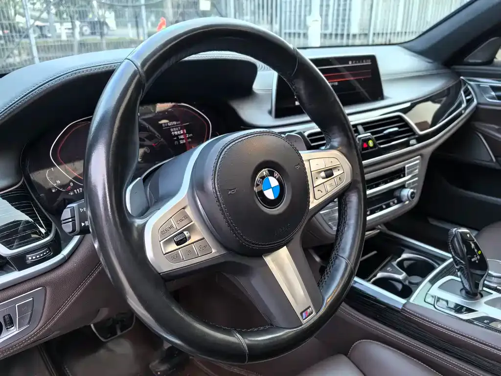 BMW 7 Series 2022 из CN, фото 4