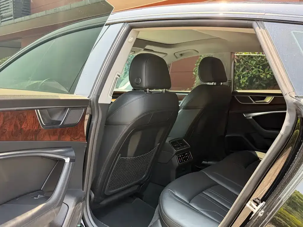 Audi A7 2022 из CN, фото 7