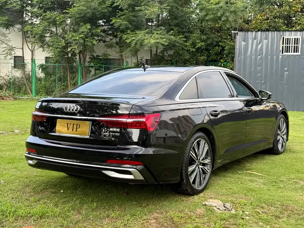 Audi A6L — фото 7
