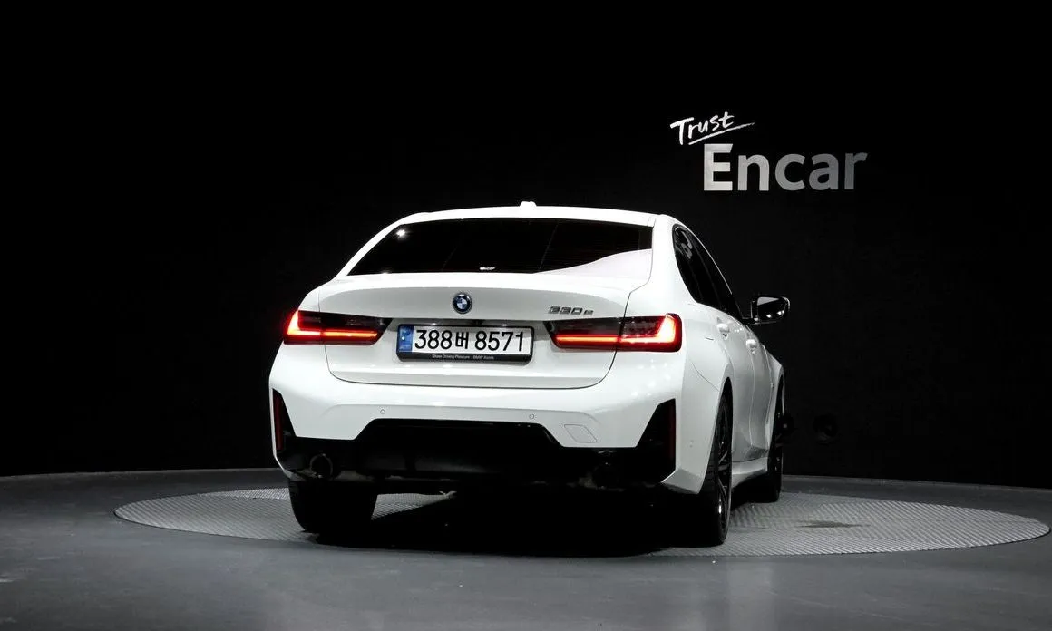 BMW 3-Series 2023 из KR, фото 3