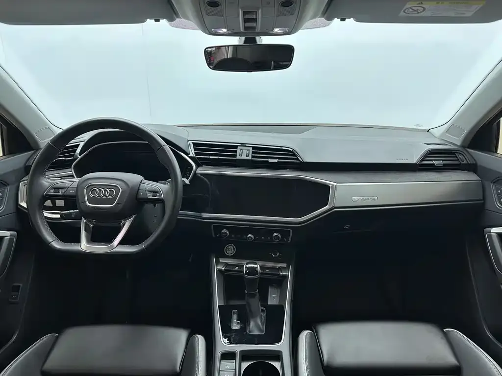 Audi Q3 — фото 10