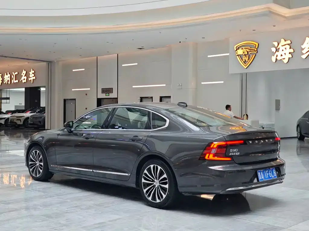 Volvo S90 — фото 5