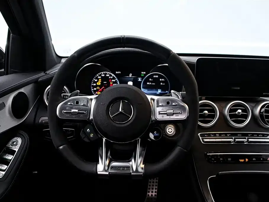 Mercedes-Benz GLC AMG — фото 9