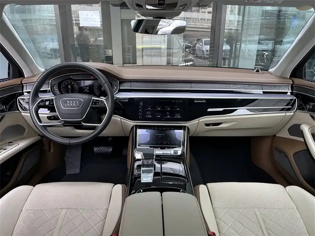 Audi A8 — фото 3