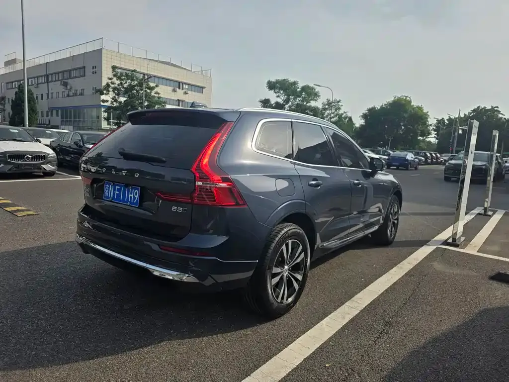 Volvo XC60 — фото 5