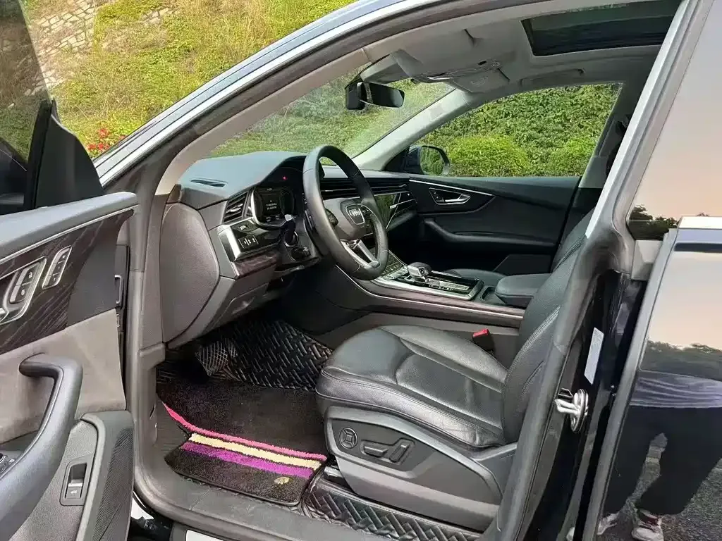 Audi Q8 2022 из CN, фото 6