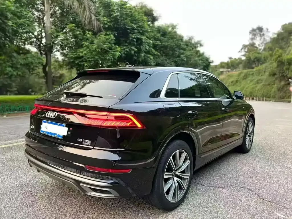 Audi Q8 2022 из CN, фото 7