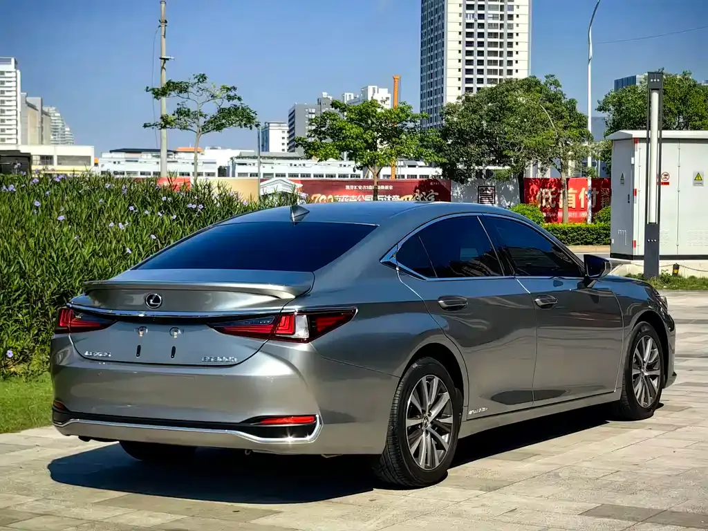 Lexus ES — фото 6