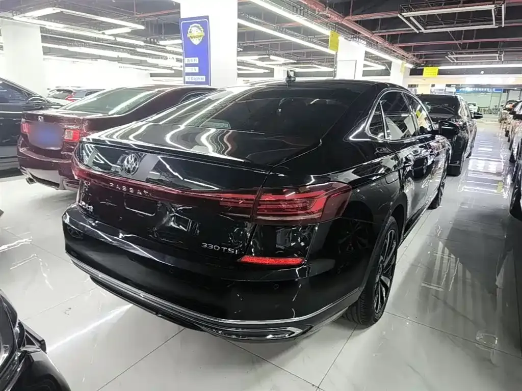 Volkswagen Passat — фото 6