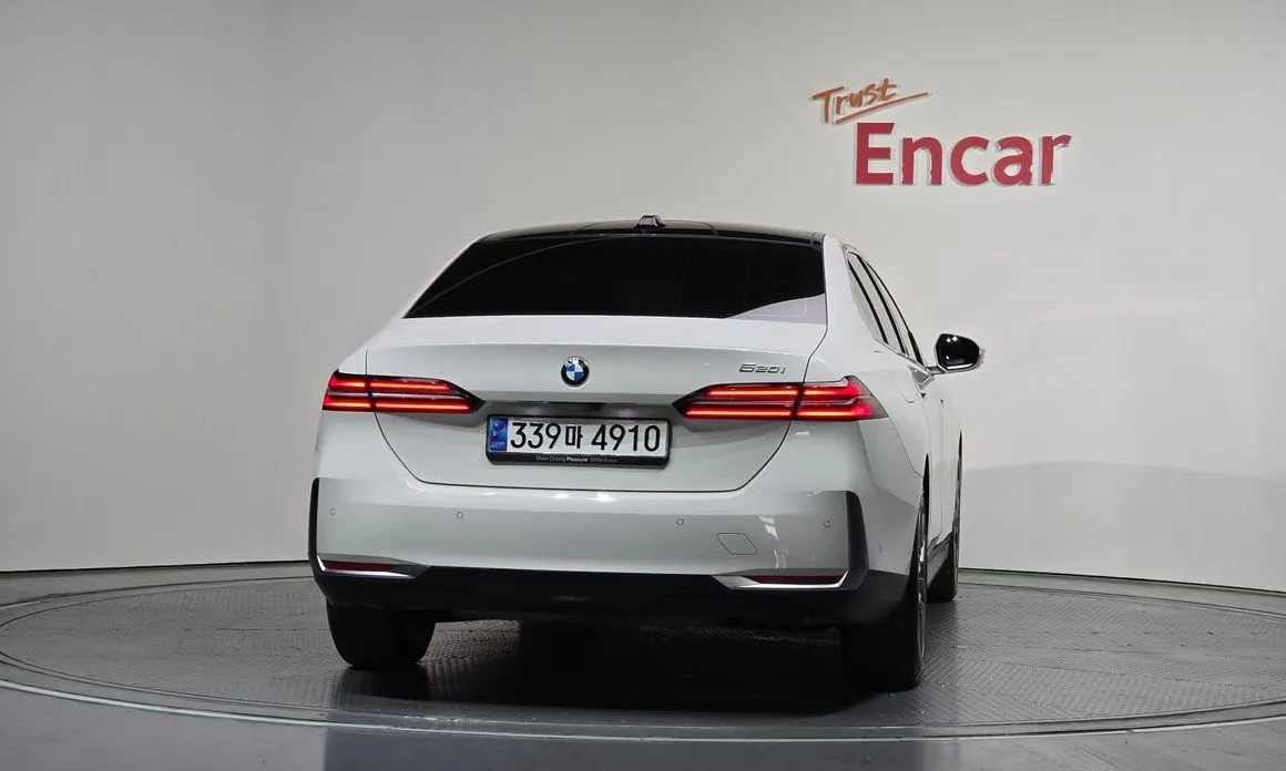 BMW 5-Series 2024 из KR, фото 3