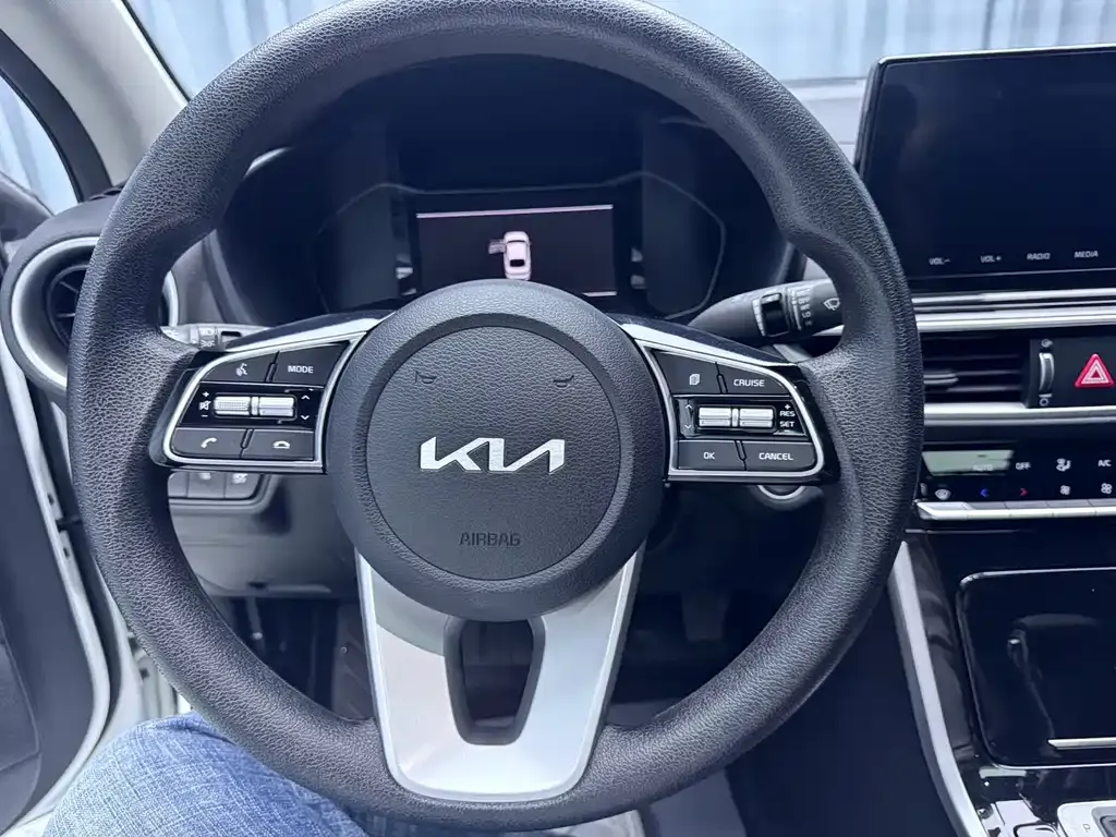 Kia K3 — фото 10