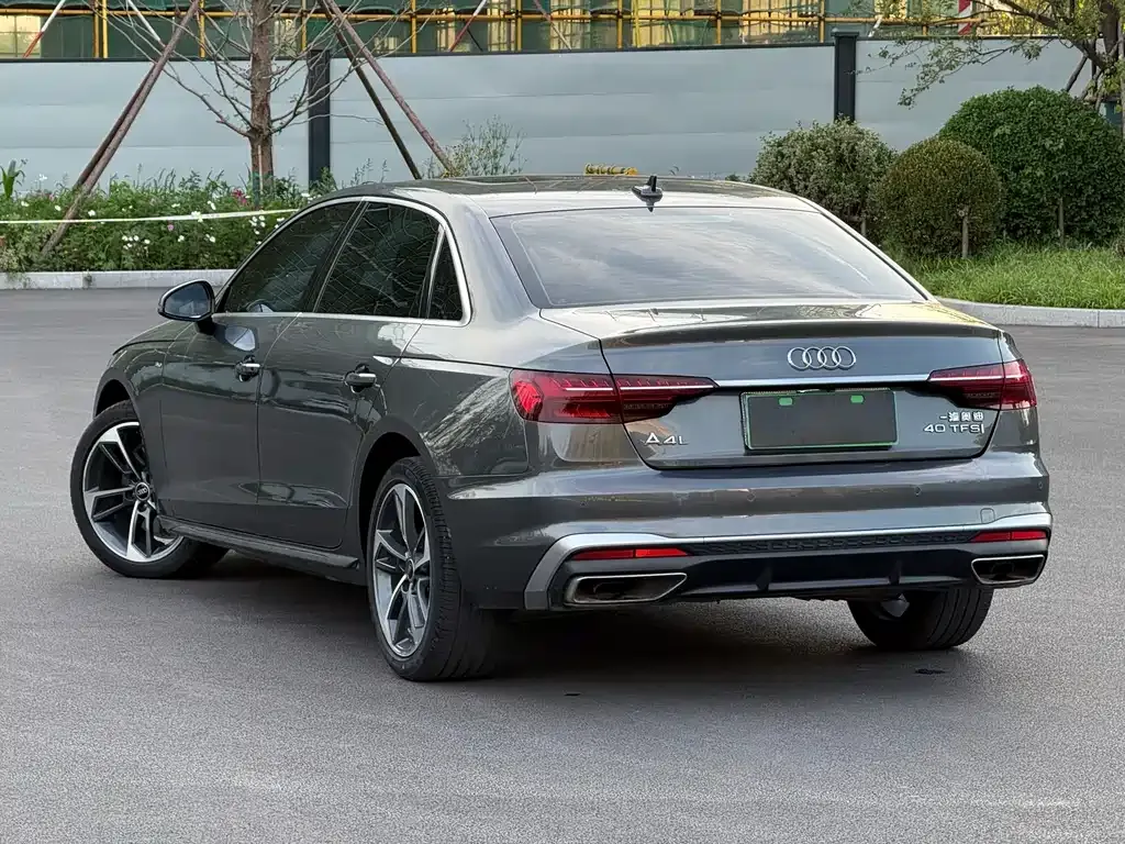 Audi A4L — фото 10