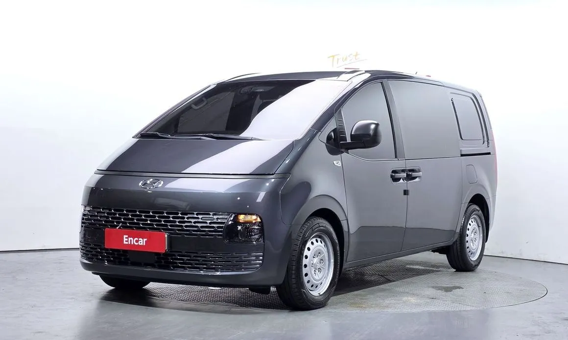 Hyundai Staria — фото 1
