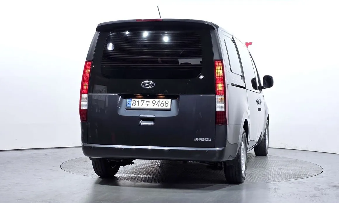 Hyundai Staria — фото 2
