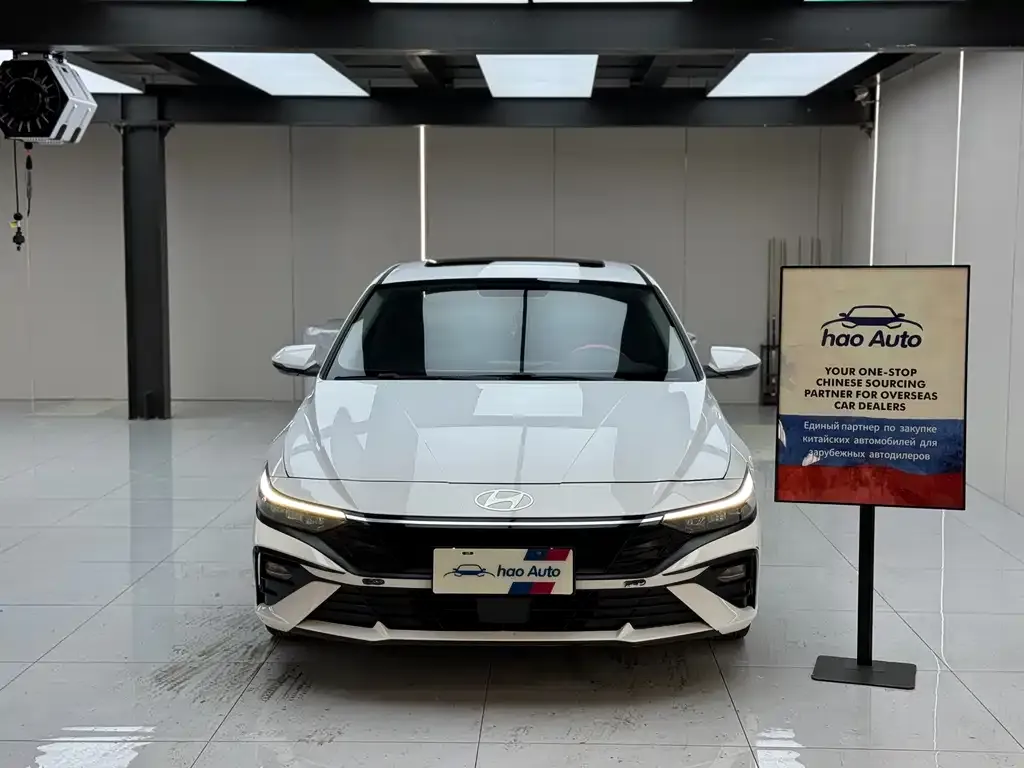 Hyundai Elantra — фото 10
