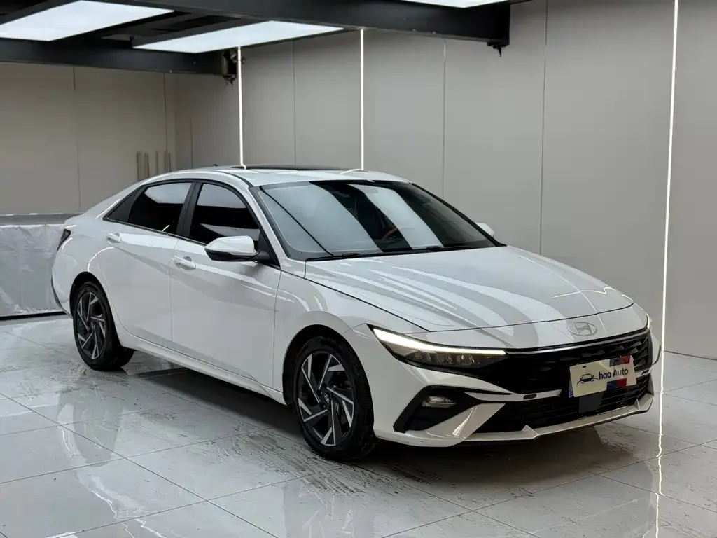 Hyundai Elantra — фото 6