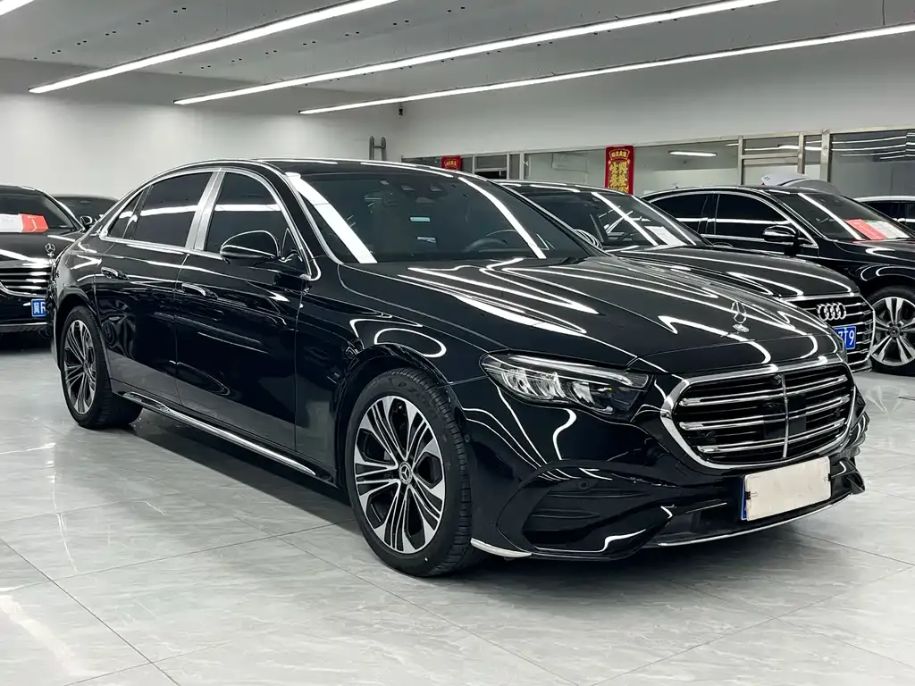 Mercedes-Benz E-Class — фото 9