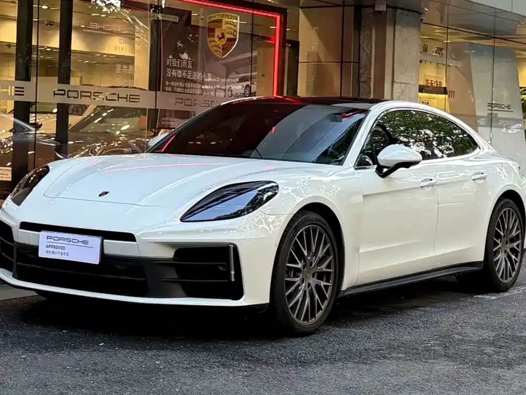 Porsche Panamera — фото 1