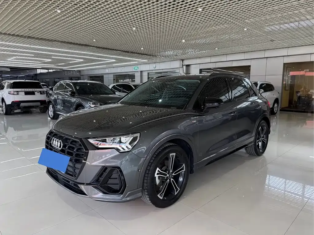 Audi Q3 — фото 1
