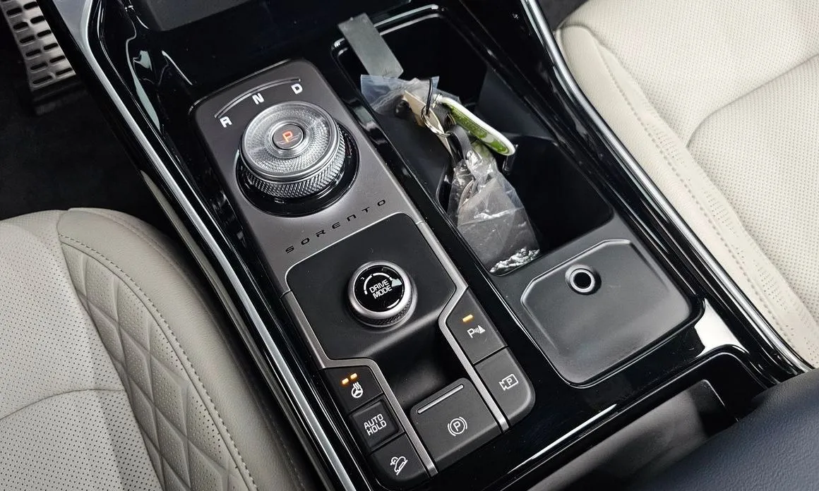 Kia Sorento — фото 9