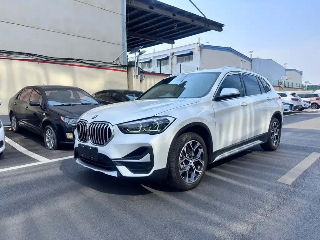 BMW X1 — фото 1