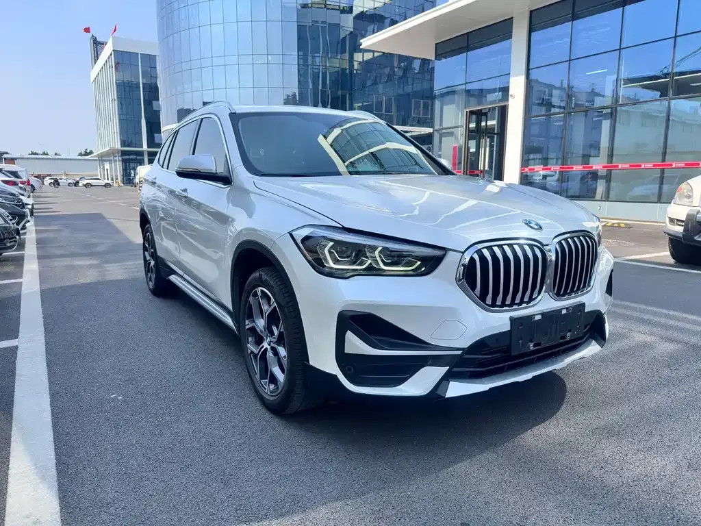 BMW X1 — фото 9