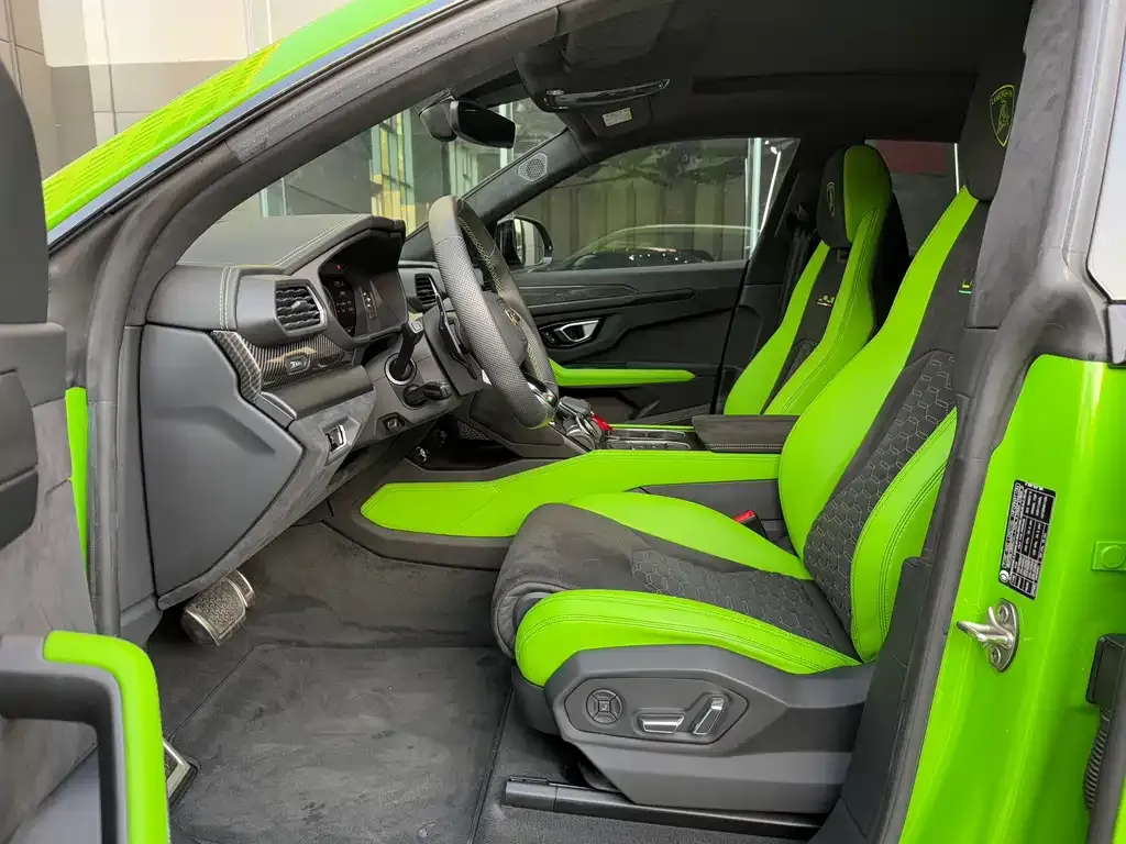 Lamborghini Urus — фото 6