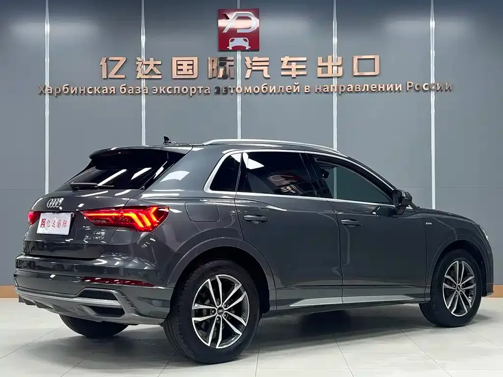 Audi Q3 — фото 10