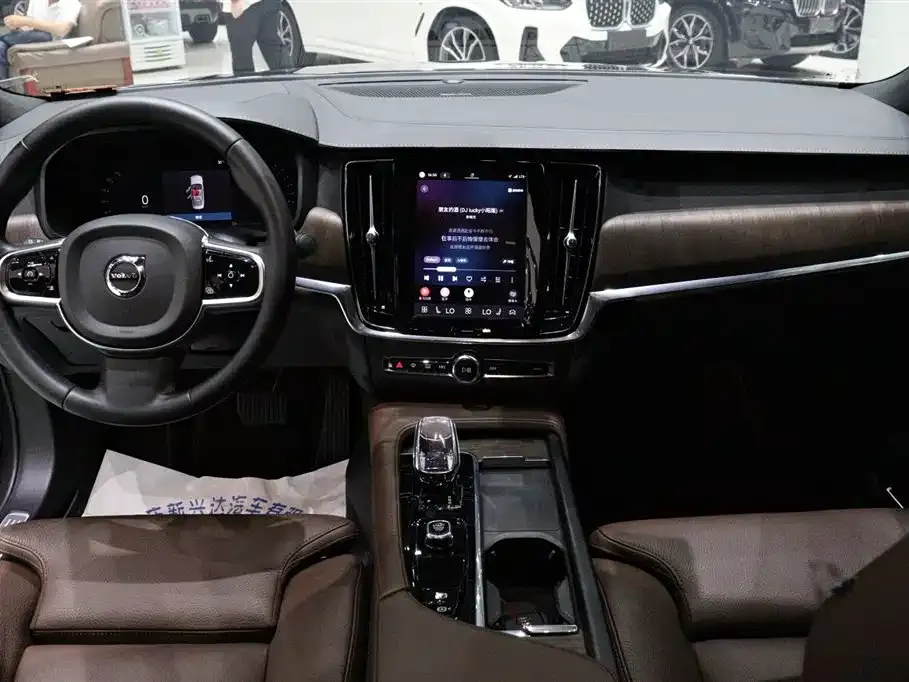 Volvo S90 — фото 4