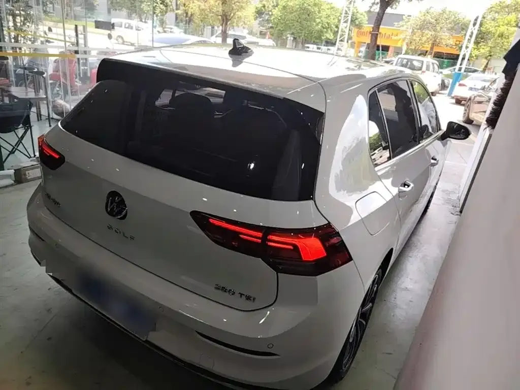 Volkswagen Golf — фото 9