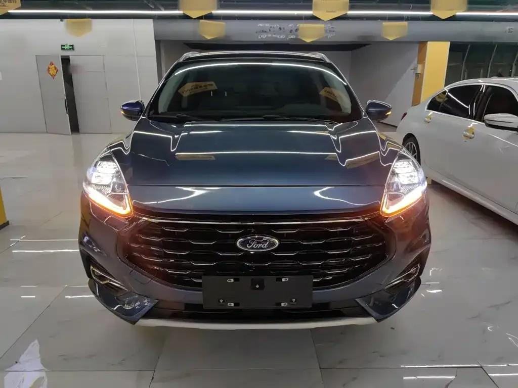Ford Escape 2023 из CN, фото 7