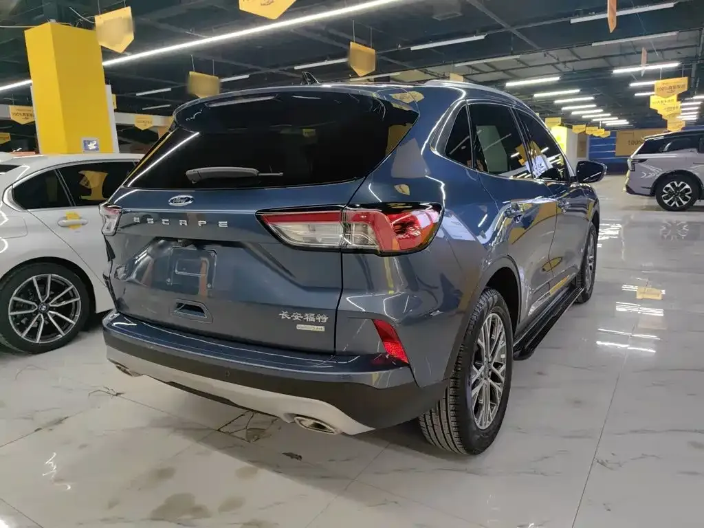 Ford Escape 2023 из CN, фото 4