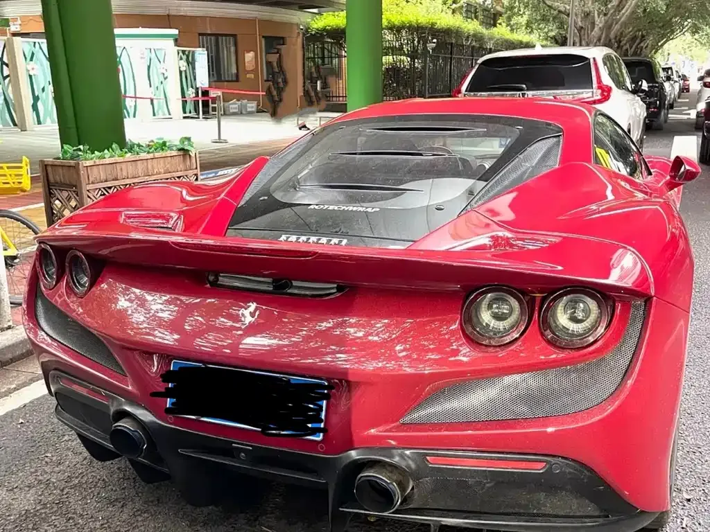 Ferrari F8 — фото 4