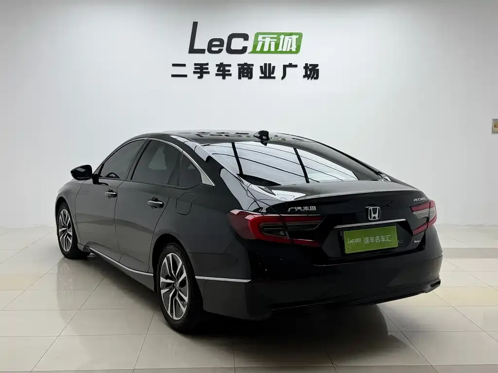 Honda Accord — фото 6