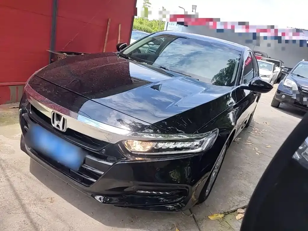 Honda Accord — фото 1
