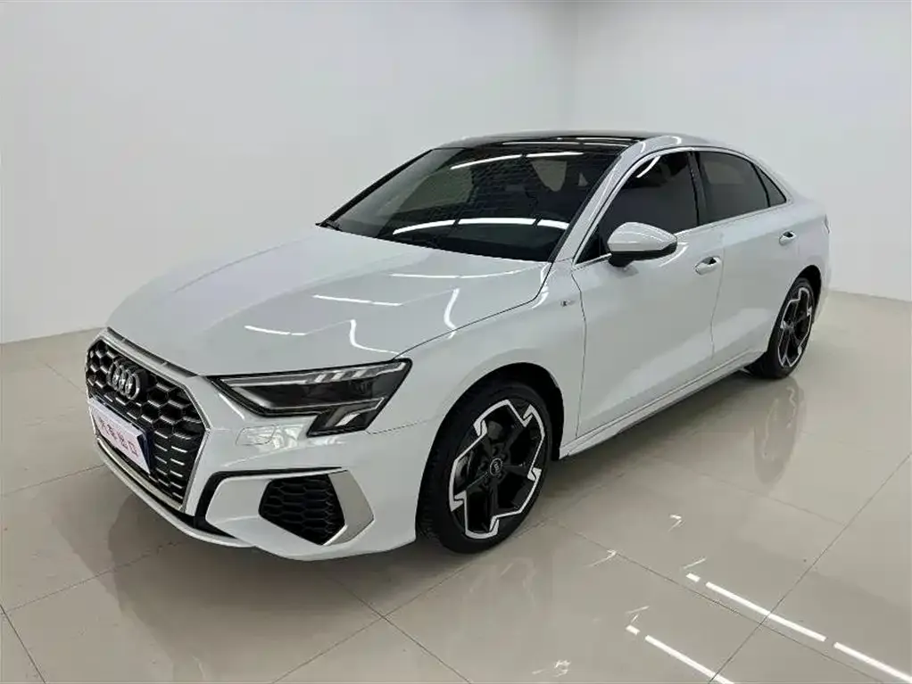 Audi A3 — фото 1