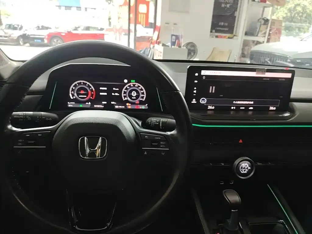 Honda Accord — фото 9